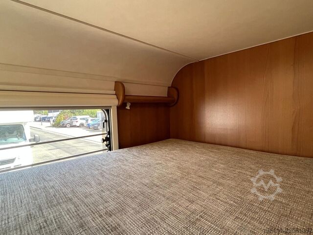 Alkoven karavan LMC Breezer A 664G - Etagenbetten - Klima - Tempomat