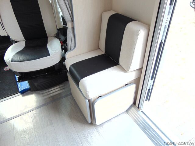 Autorulotă semi-integrată ACROSS 689 CDH Rollstuhllift -barrierefrei AUTOMATIK