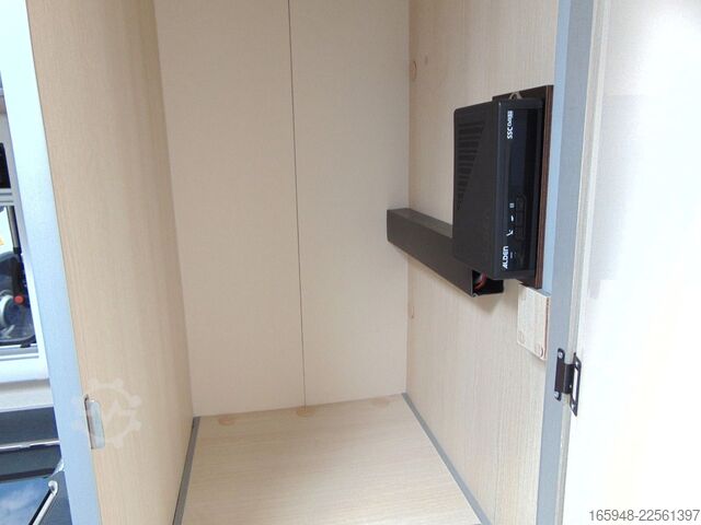 Autorulotă semi-integrată ACROSS 689 CDH Rollstuhllift -barrierefrei AUTOMATIK