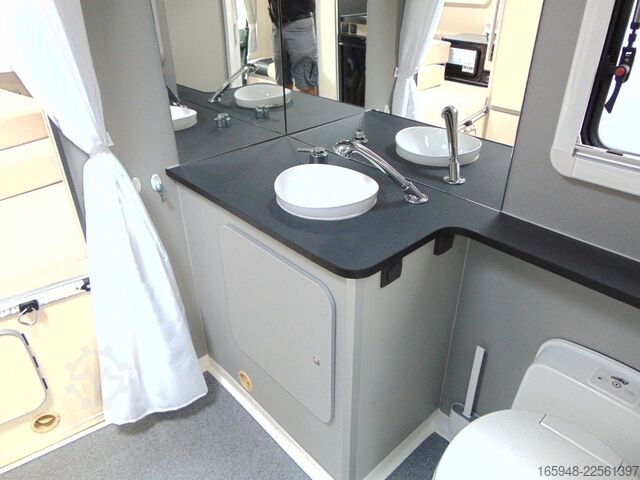 Autorulotă semi-integrată ACROSS 689 CDH Rollstuhllift -barrierefrei AUTOMATIK