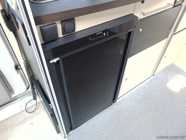 Autorulotă semi-integrată ACROSS 689 CDH Rollstuhllift -barrierefrei AUTOMATIK