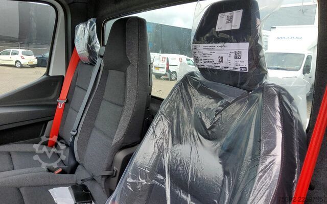Chasis con cabina Renault Master E-TECH 87 KW FWD EL - 4 TON'S CHASSIS / ...