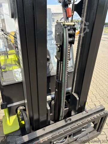 Empilhador Clark L15L