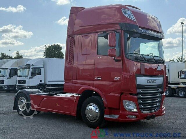 Standardowy ciągnik siodłowy DAF XF 460 FT Super Space Cab 2 Betten + Kühlschrank