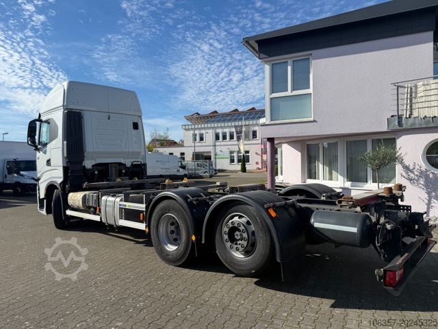 Camión con caja móvil IVECO S-WAY AS260S51Y/FP CM SDG BDF Retarder