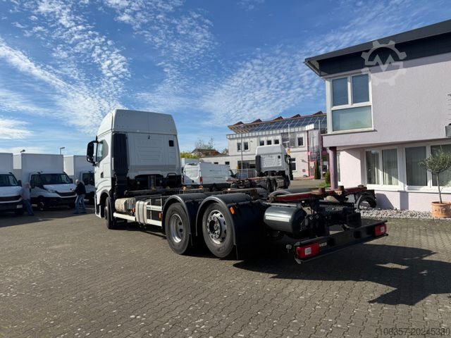Camión con caja móvil IVECO S-WAY AS260S51Y/FP CM SDG BDF Retarder
