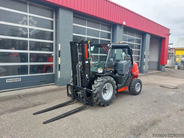 All-terrain vorkheftruck Manitou MC25-4 MC25-4