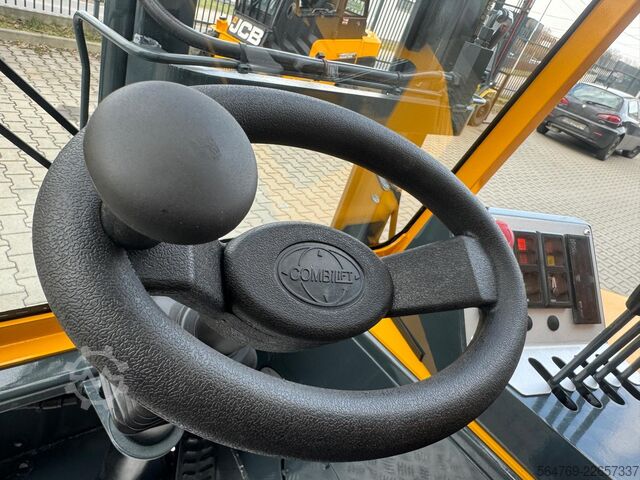 Chariot élévateur multidirectionnel Combilift CB3000/LPG /2016 year/ Perfect condition