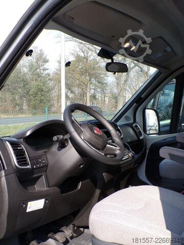 Caravana semiintegrada BÜRSTNER Lyseo TD IT 736 Winterpaket. Hubbett