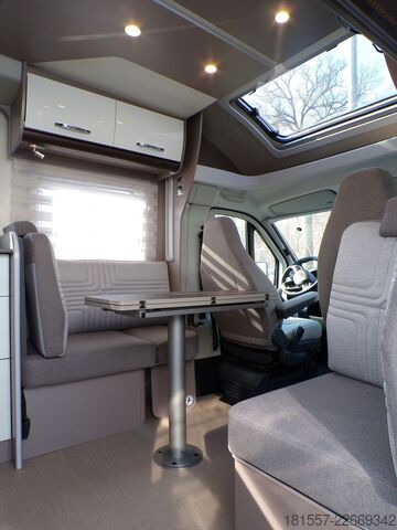 Caravana semiintegrada BÜRSTNER Lyseo TD IT 736 Winterpaket. Hubbett