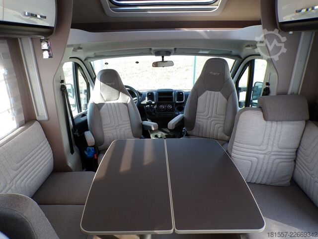 Caravana semiintegrada BÜRSTNER Lyseo TD IT 736 Winterpaket. Hubbett