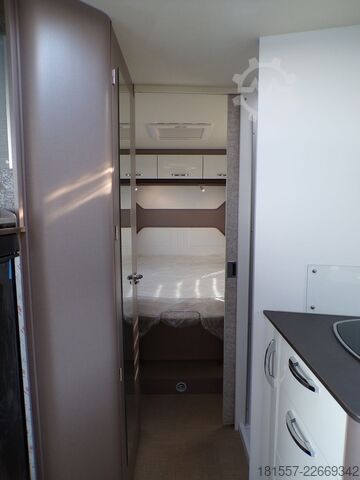 Caravana semiintegrada BÜRSTNER Lyseo TD IT 736 Winterpaket. Hubbett