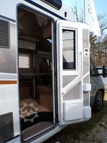 Caravana semiintegrada BÜRSTNER Lyseo TD 736 Hubbett, Markise, Abwassert. beh.