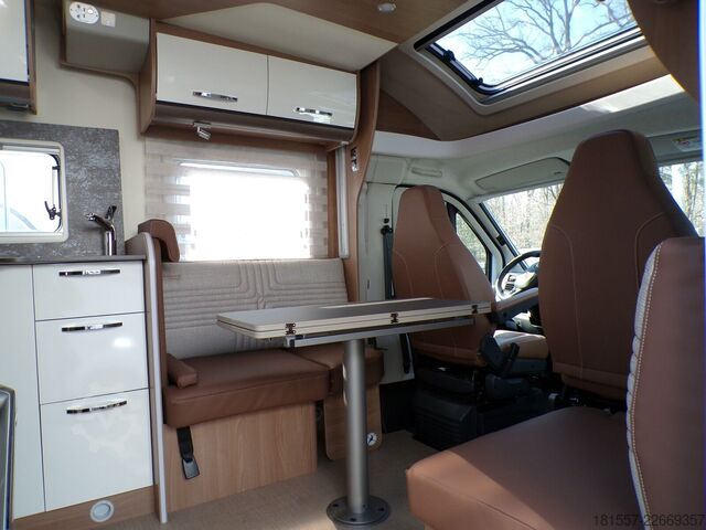 Caravana semiintegrada BÜRSTNER Lyseo TD 736 Hubbett, Markise, Abwassert. beh.