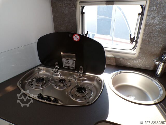 Caravana semiintegrada BÜRSTNER Lyseo TD 736 Hubbett, Markise, Abwassert. beh.