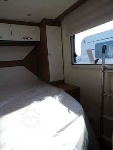 Caravana semiintegrada BÜRSTNER Lyseo TD 736 Hubbett, Markise, Abwassert. beh.