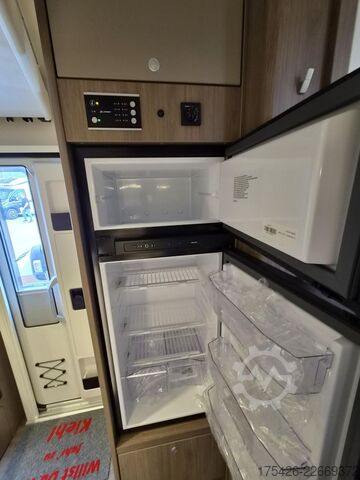 Autorulotă semi-integrată CARADO T 447 *pro+ Paket*Sat-TV*