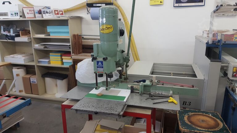 Máquina encuadernadora Paul Schall DM-56-2