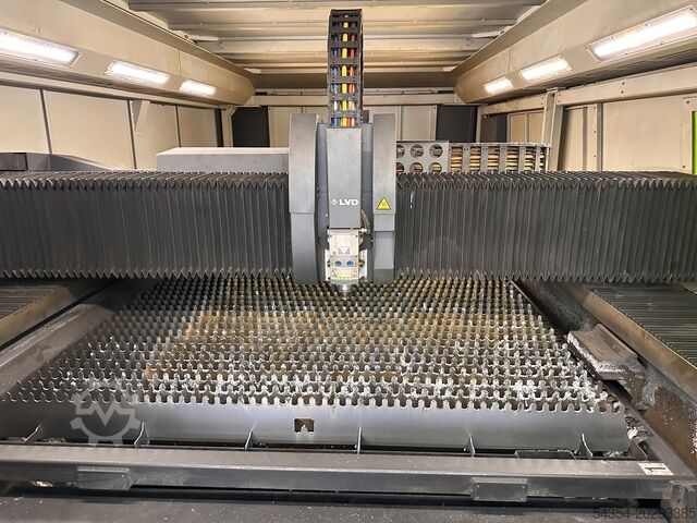 Lasersnijmachine LVD Electra FL-3015