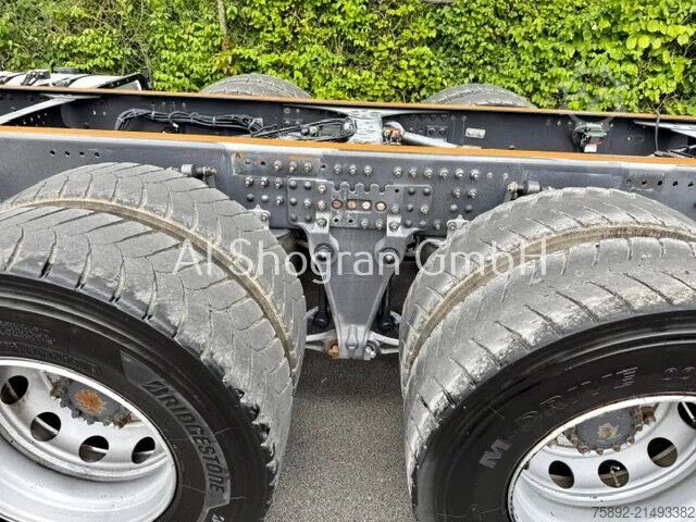 Chassis met cabine Volvo FM 410 / 8x4 / Blatt - Luft / Eu6