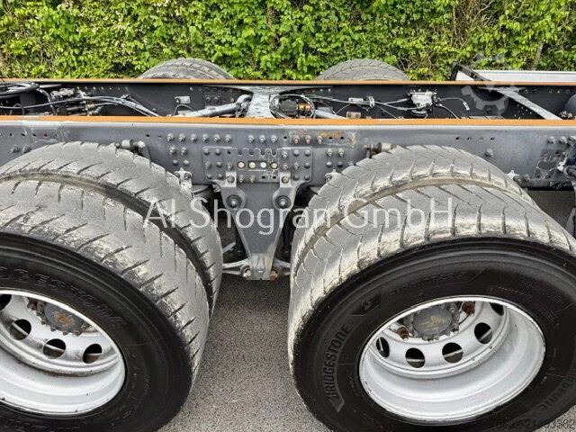 Chassis met cabine Volvo FM 410 / 8x4 / Blatt - Luft / Eu6