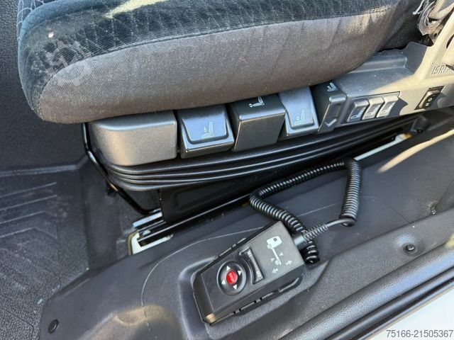 Camion frigorific MERCEDES-BENZ ATEGO 1527 L Kühlkoffer 8 m LBW 1,5 T*NL 7 T