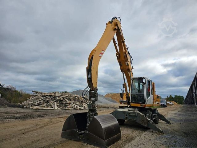 Τροχοφόρος εκσκαφέας LIEBHERR A 904-2 C Litronic mit fahrbarer  Kabine, Klima