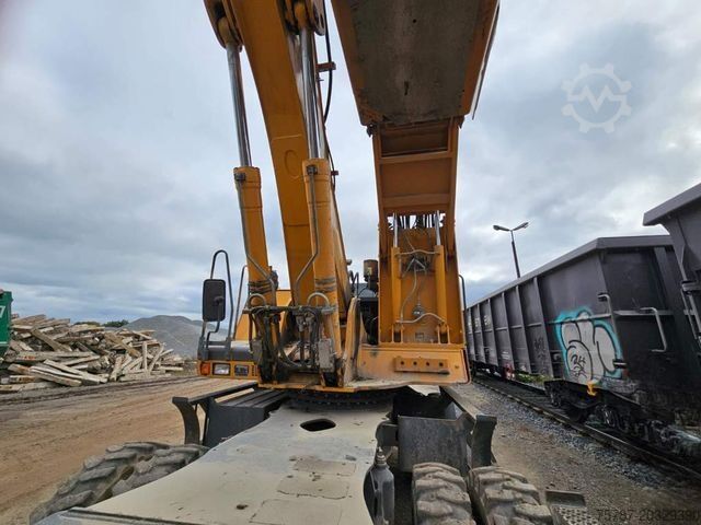 Τροχοφόρος εκσκαφέας LIEBHERR A 904-2 C Litronic mit fahrbarer  Kabine, Klima
