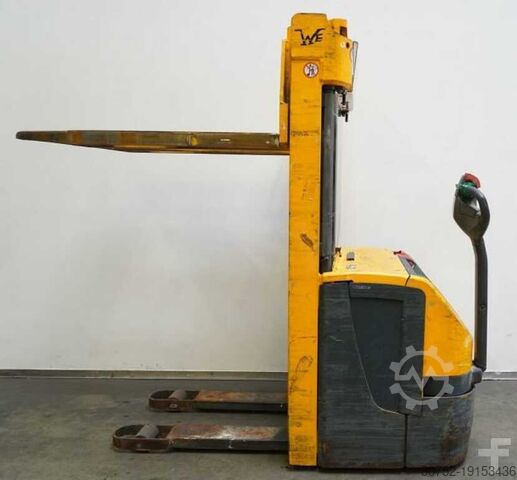 Palle stabler JUNGHEINRICH (Hamburg) EJC 216 Ameise Triplexmast