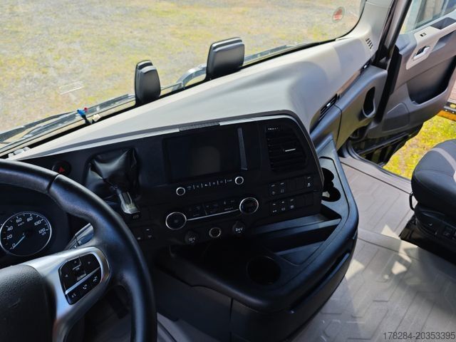 Standard nyergesvontató FORD F-MAX LUX LED, Intarder, Standklima, RDKS, Voll
