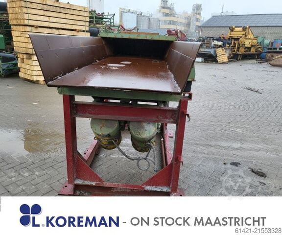  HONERT Type: Reversible (can turn left and right) Vibrating Chute HONERT 3200-900
