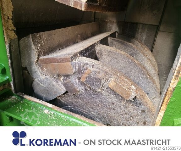Percussion Mill Kleemann (for sand) Kleemann Type: 825 Feed Opening: 790 x 140 mm Incl: E-Motor 160 kW Percussion Mill Kleemann (for sand)