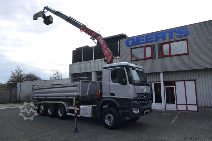 Tipper with crane Mercedes-Benz Arocs 3643 | 8X4 Tridem | 3 Side Tipper | Fassi...