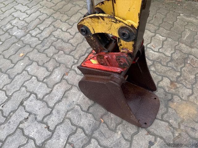 Mini excavator CATERPILLAR 301.8C / 2010 BJ / 3.008 H