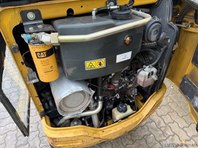 Mini excavator CATERPILLAR 301.8C / 2010 BJ / 3.008 H