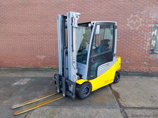 Elektrikli 4 tekerlekli forklift Jungheinrich EFG 320
