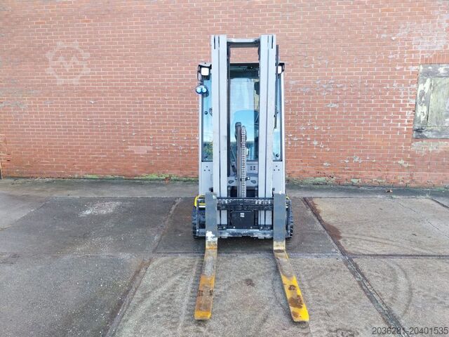 Elektrikli 4 tekerlekli forklift Jungheinrich EFG 320