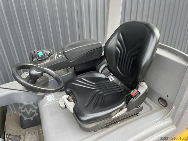 Electric 3-wheel forklift Jungheinrich EFG216k