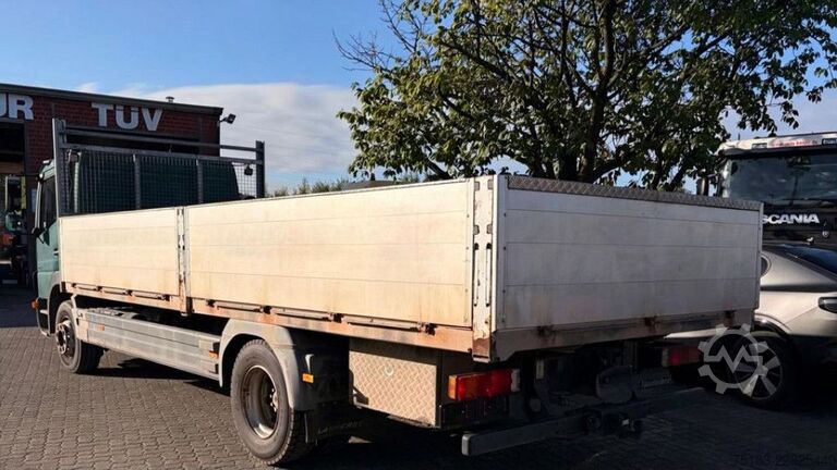 Lastbil med flak MERCEDES-BENZ Atego 1226 L 4x2 Pritsche Gerüstbaupritsche