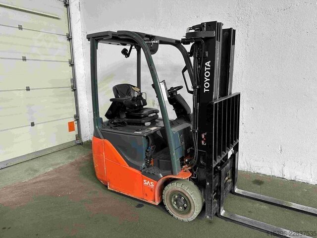 Chariot élévateur électrique à 3 roues Toyota 8FBE15T - TRIPLEX 4,3 m