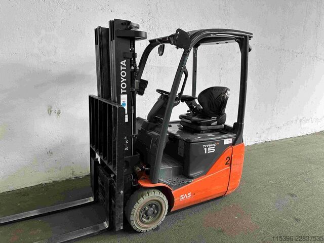 Chariot élévateur électrique à 3 roues Toyota 8FBE15T - TRIPLEX 4,3 m