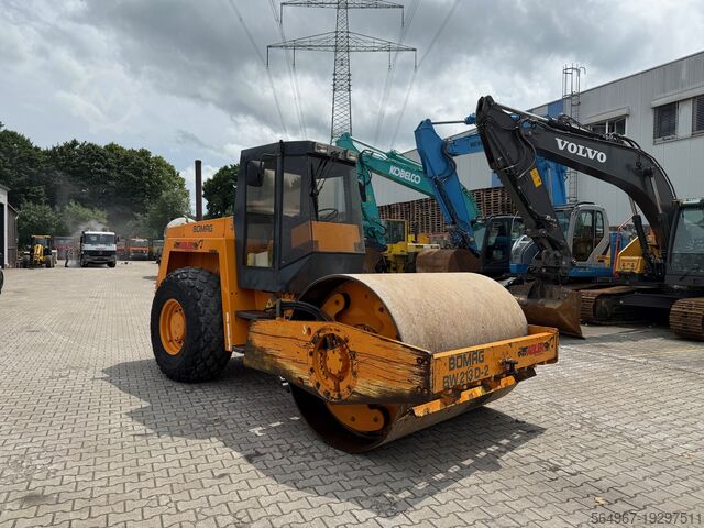 Roller train Bomag BW 213 D-2
