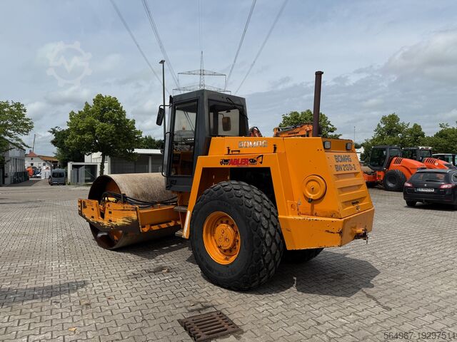 Roller train Bomag BW 213 D-2
