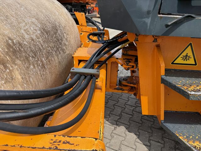 Roller train Bomag BW 213 D-2