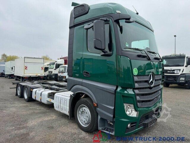 Felépítménycserélő teherautó Mercedes-Benz Actros 2536 6x2 Mega Volumen 2 Betten + Retarder