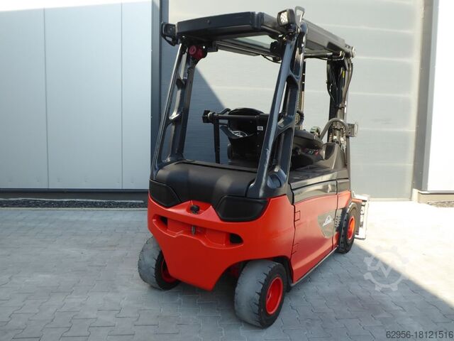 Stivuitor electric cu 4 roți Linde E25RL-01 Roadster