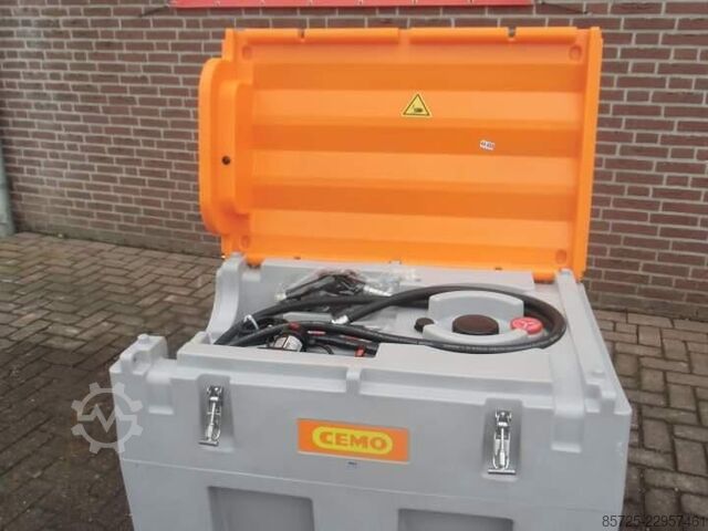 Camion-citerne  Brandstoftank kunststof