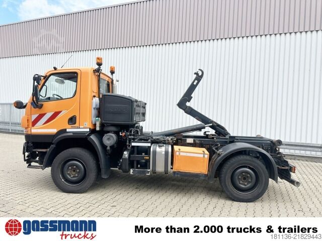 Camión para usos especiales Unimog U 20 4x4, City-Abroller, Zapfwelle,