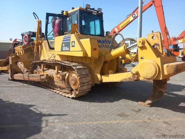 Tesviye makinesi Komatsu D155A-6R (4 pcs available in Abu Dhabi)