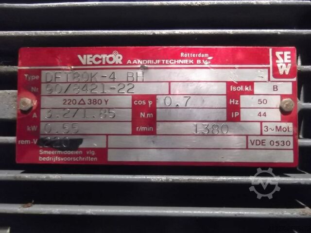 Gearmotor 0,55 kW 24 o / min SEW-EURODRIVE DFT80K-4BH